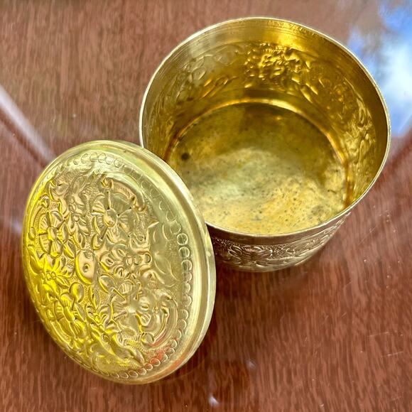 Vintage Ornate Bronze Trinket Box with Floral  Embossed Design - Picture 4 of 10